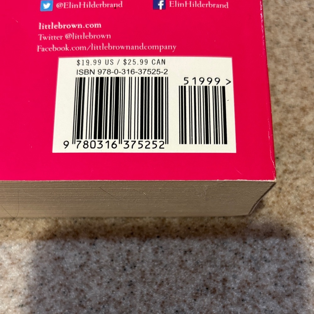 The Perfect Couple by Elin Hilderbrand Paperback Book EUC Beach Read Mystery - Picture 3 of 4